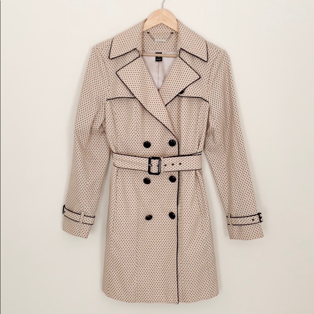 MAKE AN OFFER⚡️Polka Dot Bow Back Trench Coat 🧥